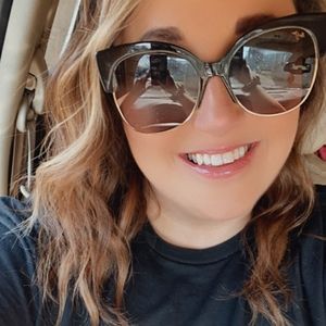 Meet your Posher, Posh